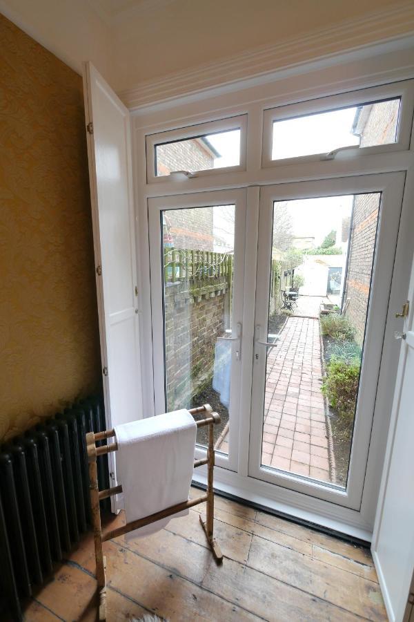 Quirky Spacious Ground Floor Victorian Garden Flat Worthing Exterior photo